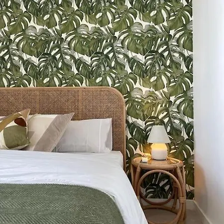 Chester Apartment *